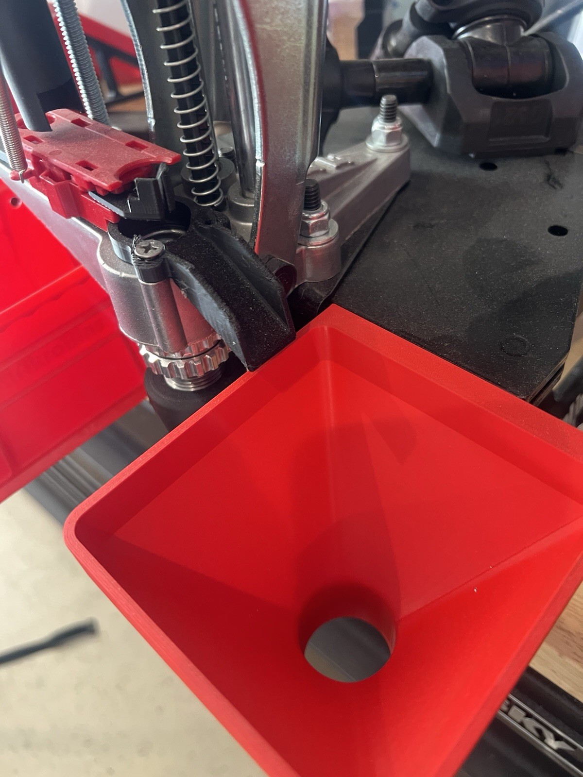 Lee App Output Chute