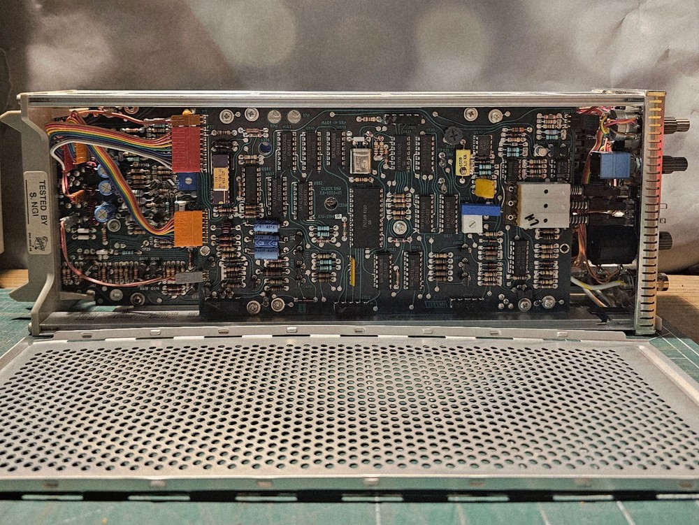 Tektronix 7B87 Time Base with Pretrigger Acquire Clock Module - For 7000 Series