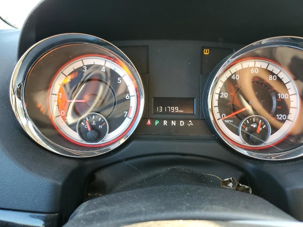 CARAVAN 2013 Glove Box 4912095