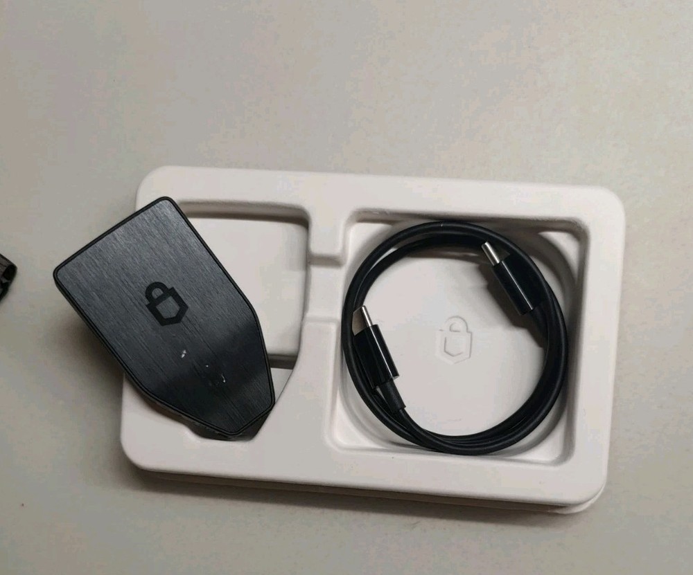 Trezor - Safe 5 - Passphrase & Secure Element Crypto Hardware Wallet