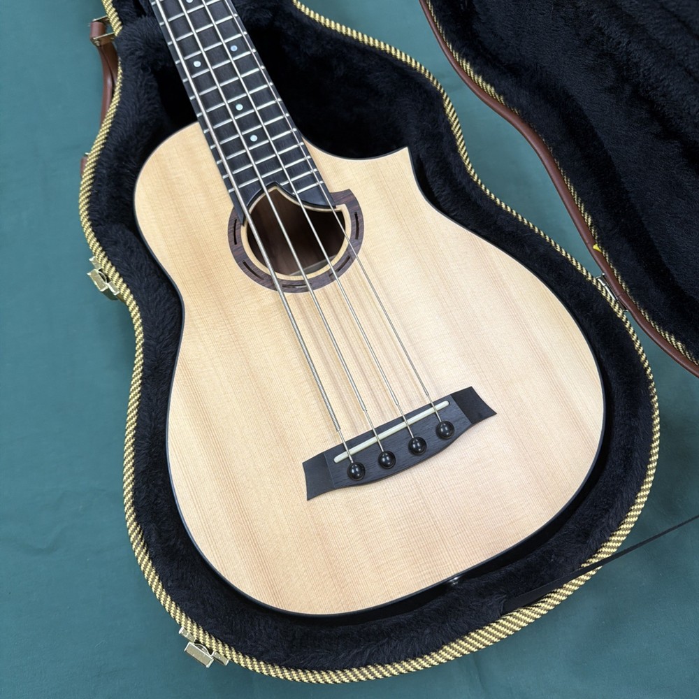 Stevens ukulele bass. UB-082 With Case