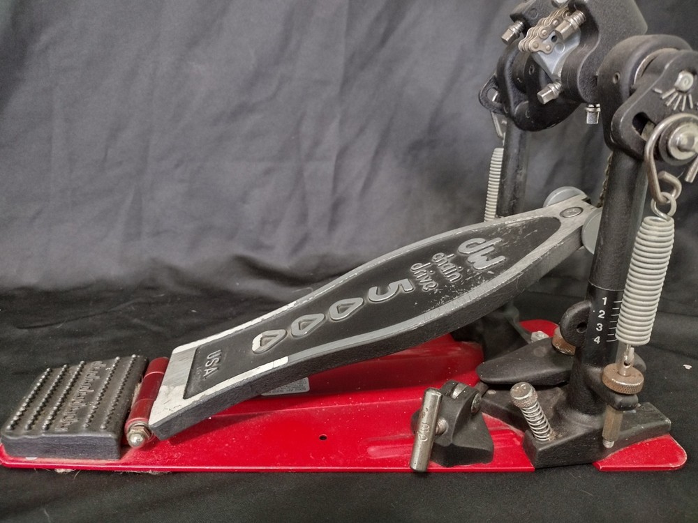 DW 5000 Double Kick Pedal w Drumhead Patch