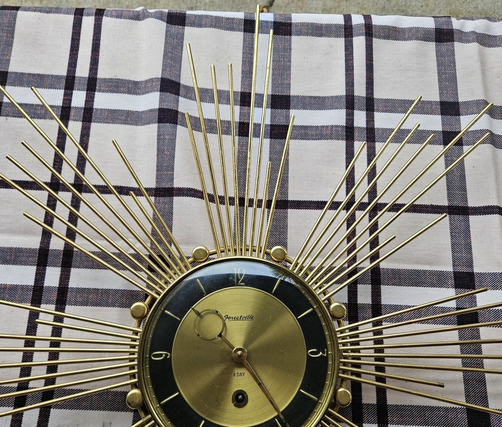 Foresville Starburst Clock, Read Description
