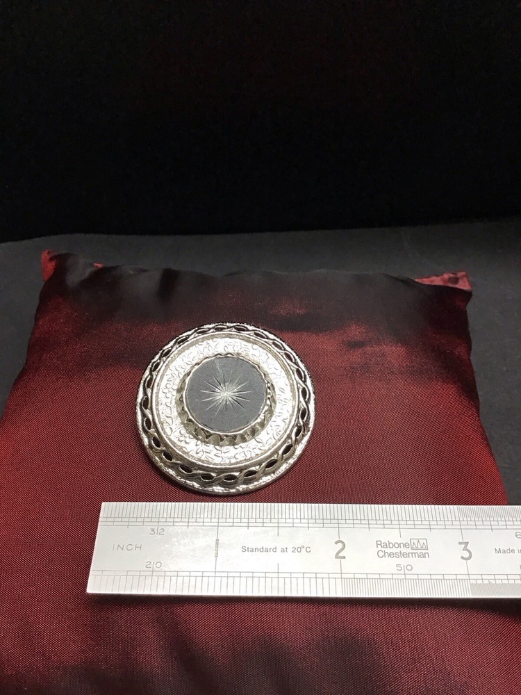 VINTAGE DESIGNER BROOCH