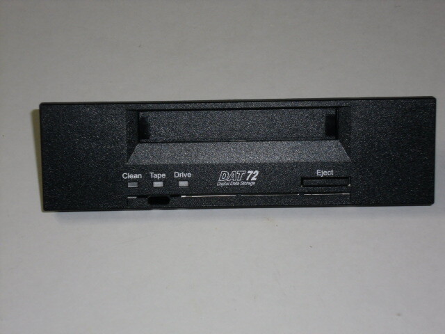 Dell 5.25" DAT72 Bezel For Internal Tape drive. Bezel Only.