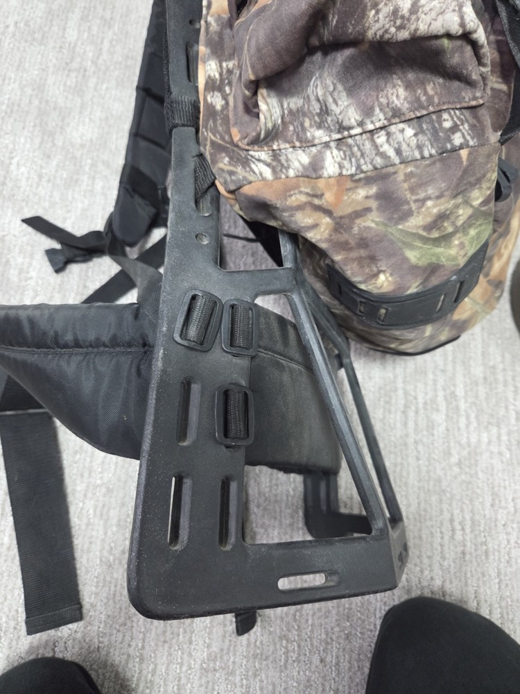 Vtg Fieldline Camo Medium-large External Frame Backpack Hunting