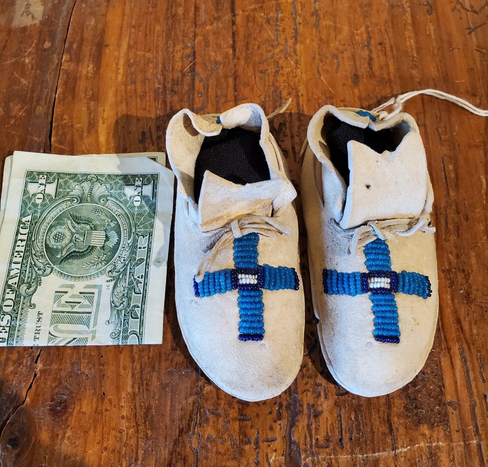 Antique OLD Native American Indian beaded Cheyenne child moccasins 19th c.