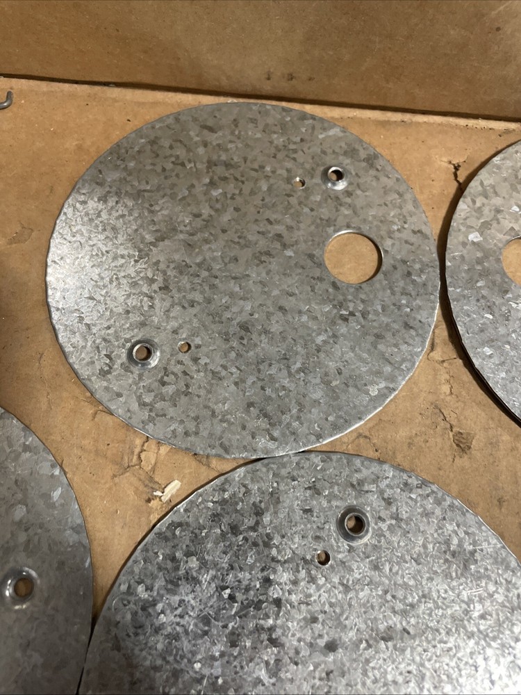 Raco Flat Round Cover w/ 1/2" Knockout 8703-5