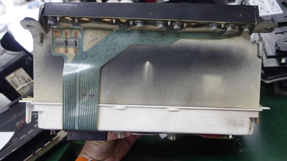 GMC SPEEDOMETER INSTRUMENT CLUSTER 25081270