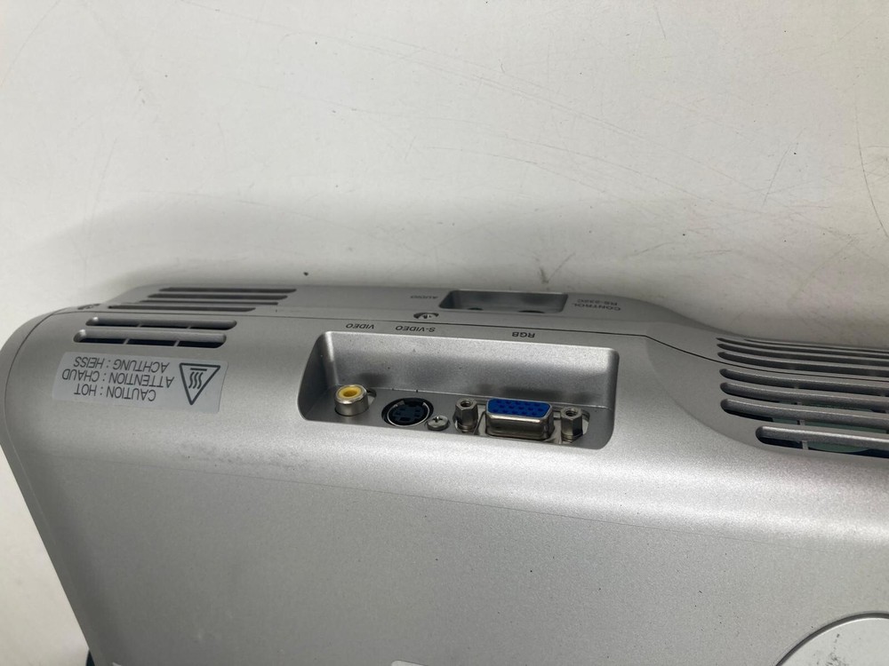 Toshiba TLP B2 LCD Projector