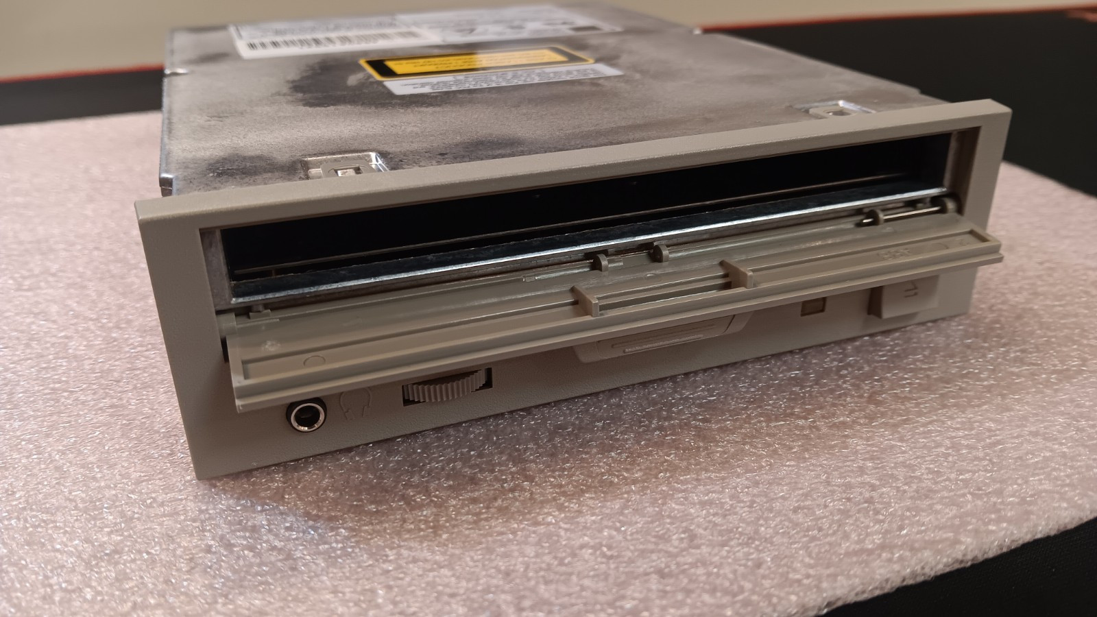 DEC/TOSHIBA XM-3501B CD-ROM DRIVE 50-PIN SCSI RRD44-AA 590571-FO