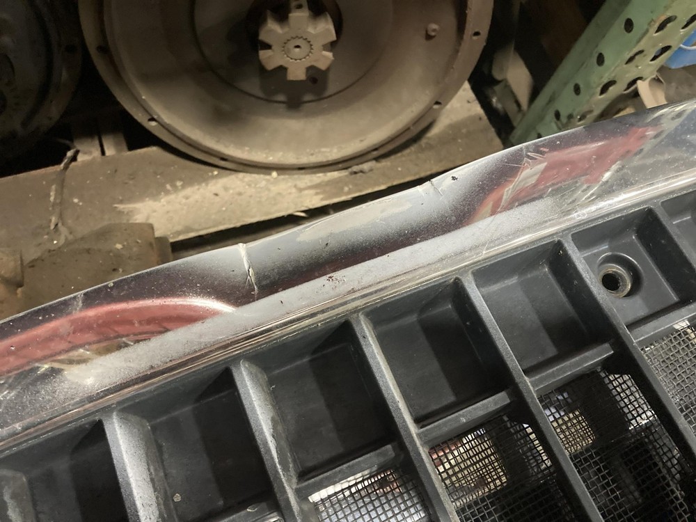 2003-2017 Volvo VNL Grille - Used