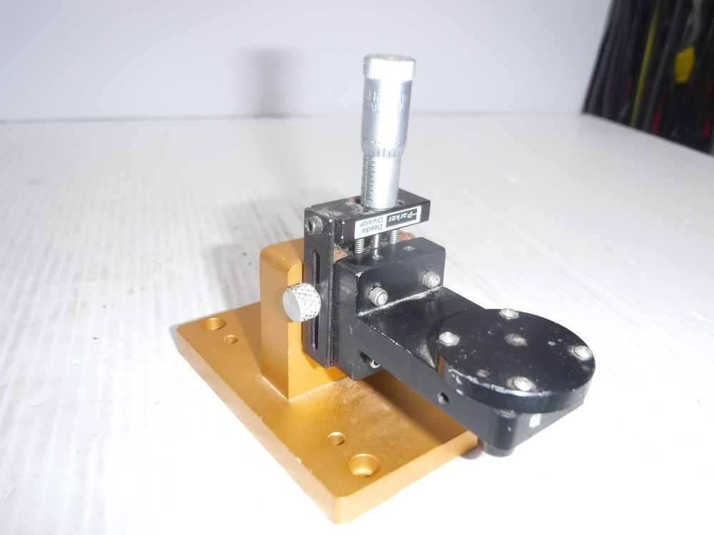 Parker Model 3902 Ball Bearing Micro Positioner w/ Starrett Micrometer