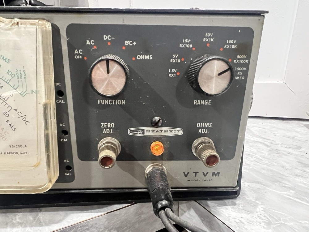 Heathkit VTVM Vacuum Volt Tube Meter IM-13 Untested Powers On