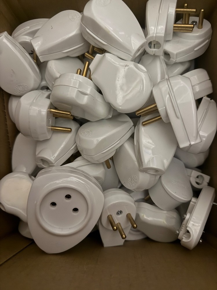 electric plugs and outlets H Type