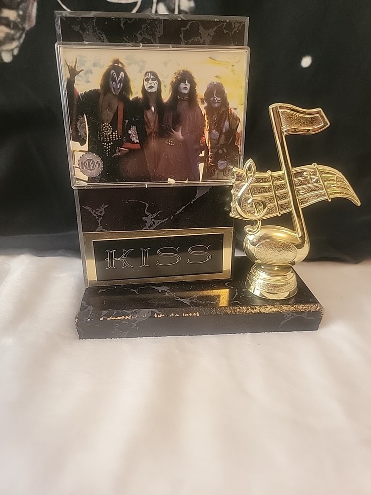 COOL KISS PLAQUE