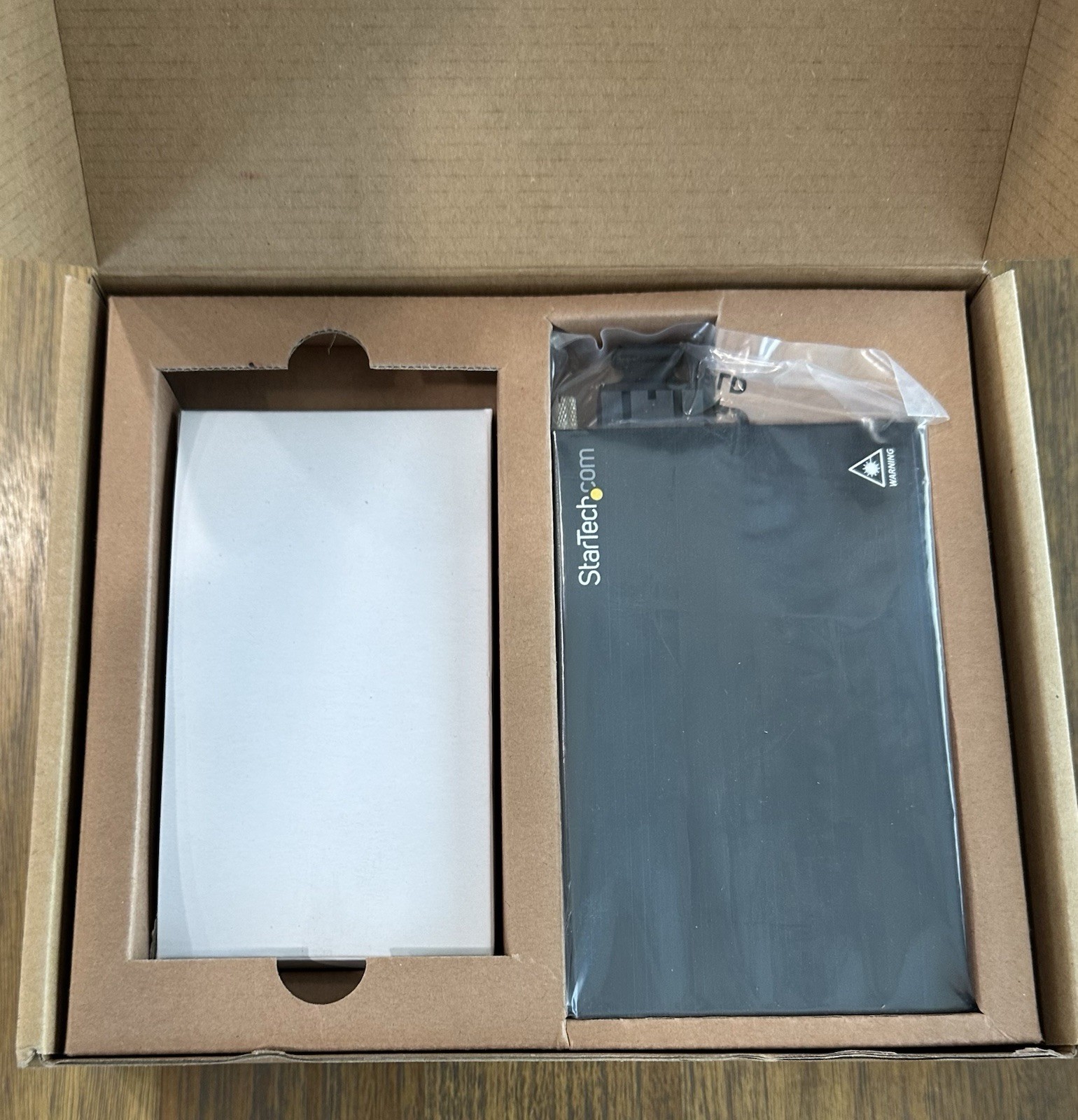 StarTech 10/100 Mbps Multi Mode Fiber Media Converter SC 2 km ET90110SC2