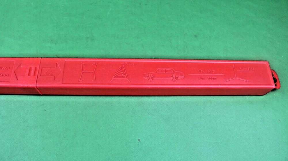 EMERGENCY HAZARD WARNING TRIANGLE + CASE E4 27R 032741 E427R032741 (D741)