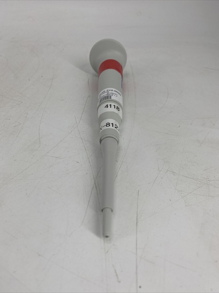 Eppendorf Reference 100 µL Single Channel Pipette 489002