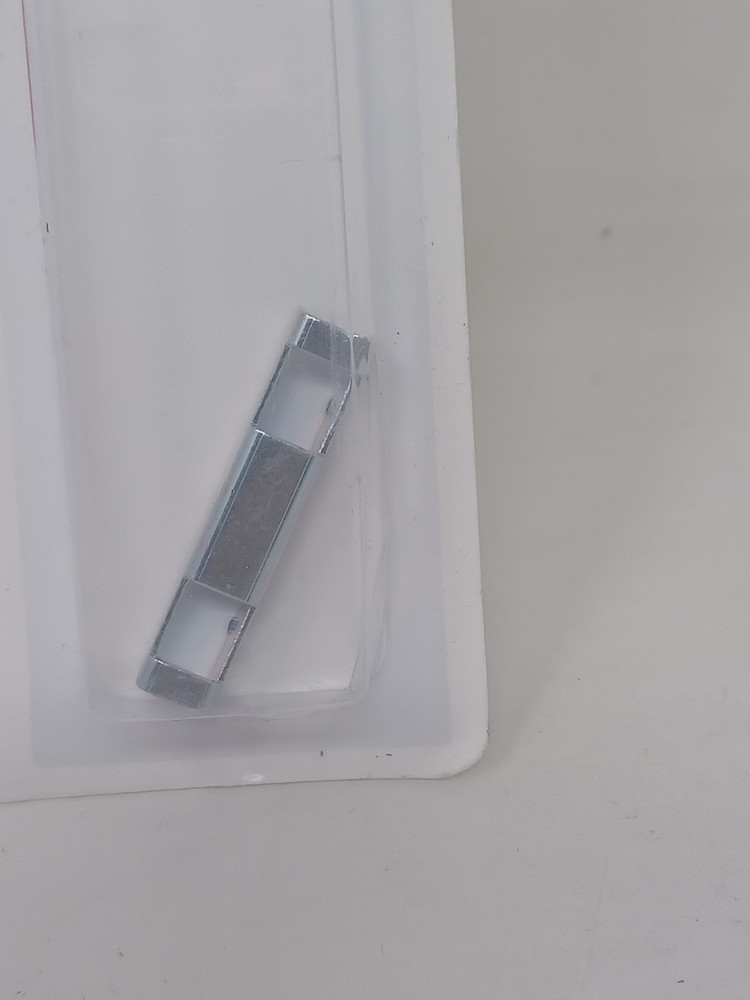 1 GE THT104CP Solid Snap-On Handle Tie For Two each THQL Single Pole Breakers