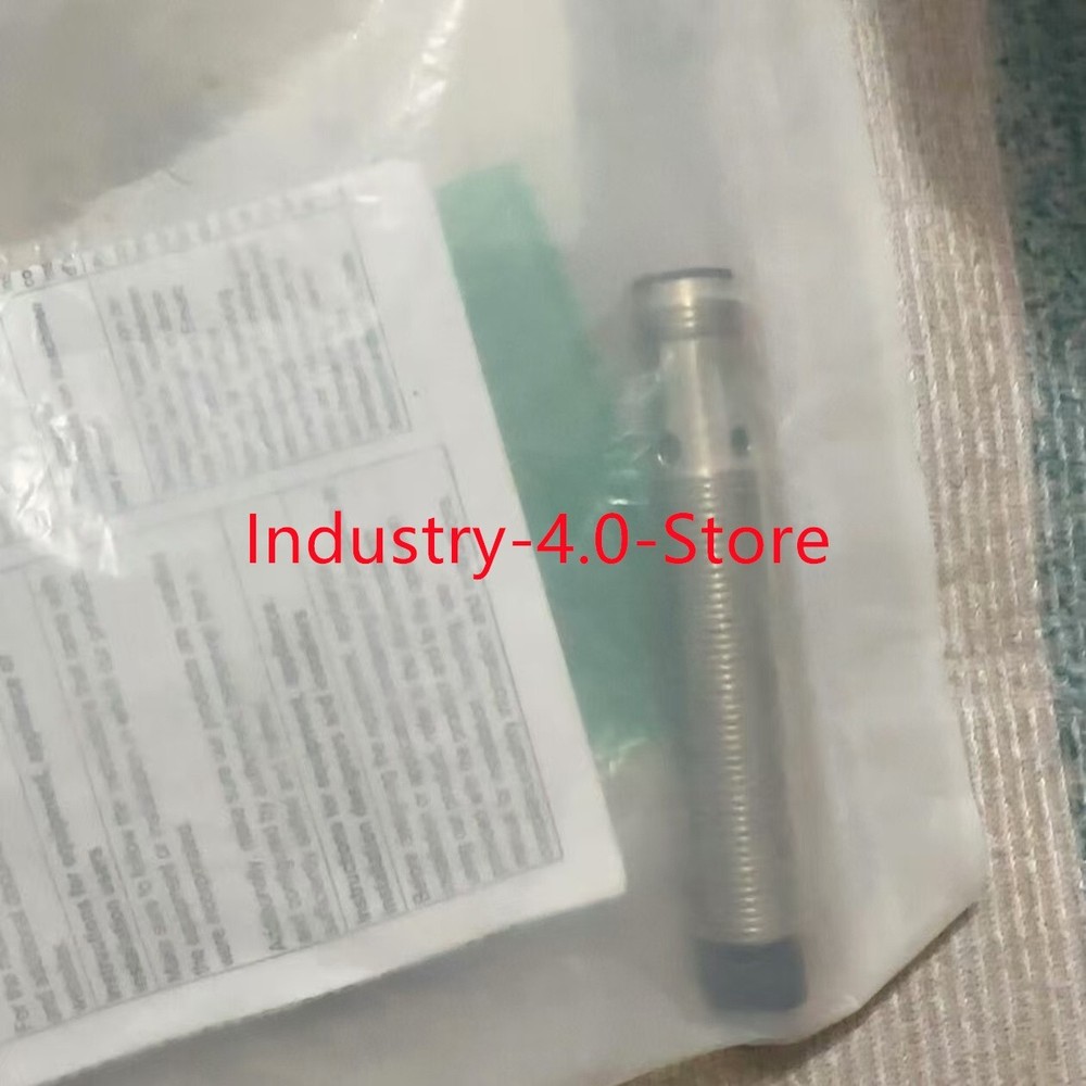 New Omron E2B-M12LN08-M1-B1 Proximity Switch