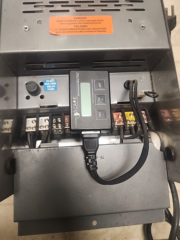 Uni Lighting Systems MULTI-MATIC 12 Volt Landscape Lighting Transformer