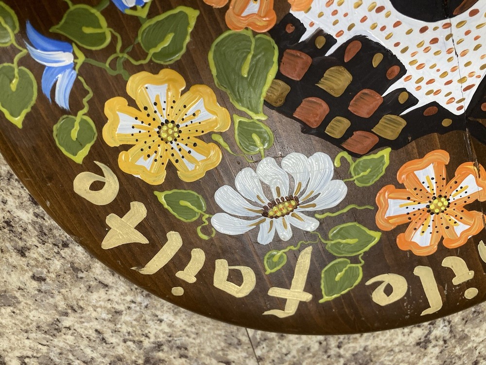 Hand painted “Hundred Thousand welcomes”