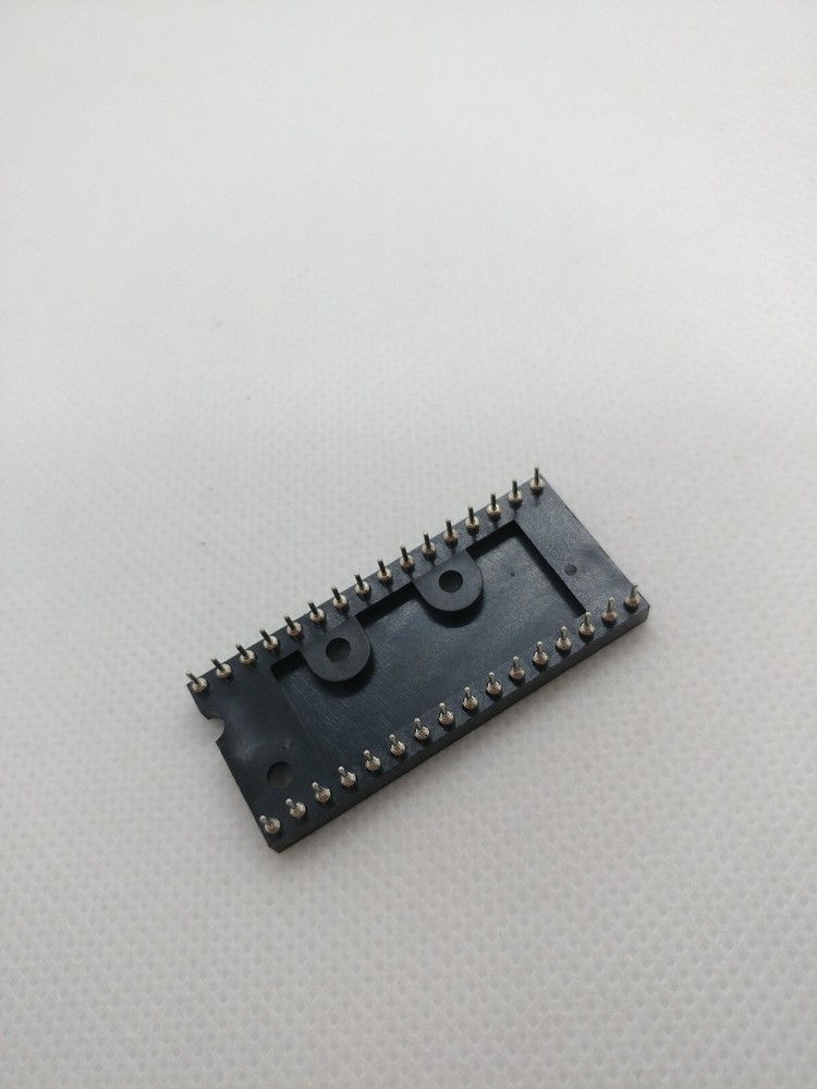 12 pcs 32 PIN MACHINE TOOLED IC SOCKETS (QTY 12)