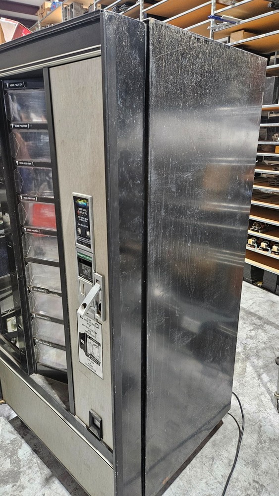 READ DESCRIPTION~Crane National 431D Refridgerated Cold Food Vending Machine