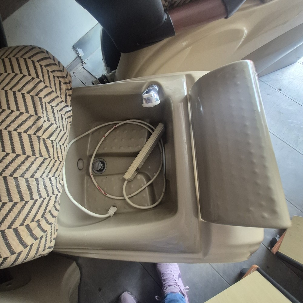 HT-1000 human touch massage chair