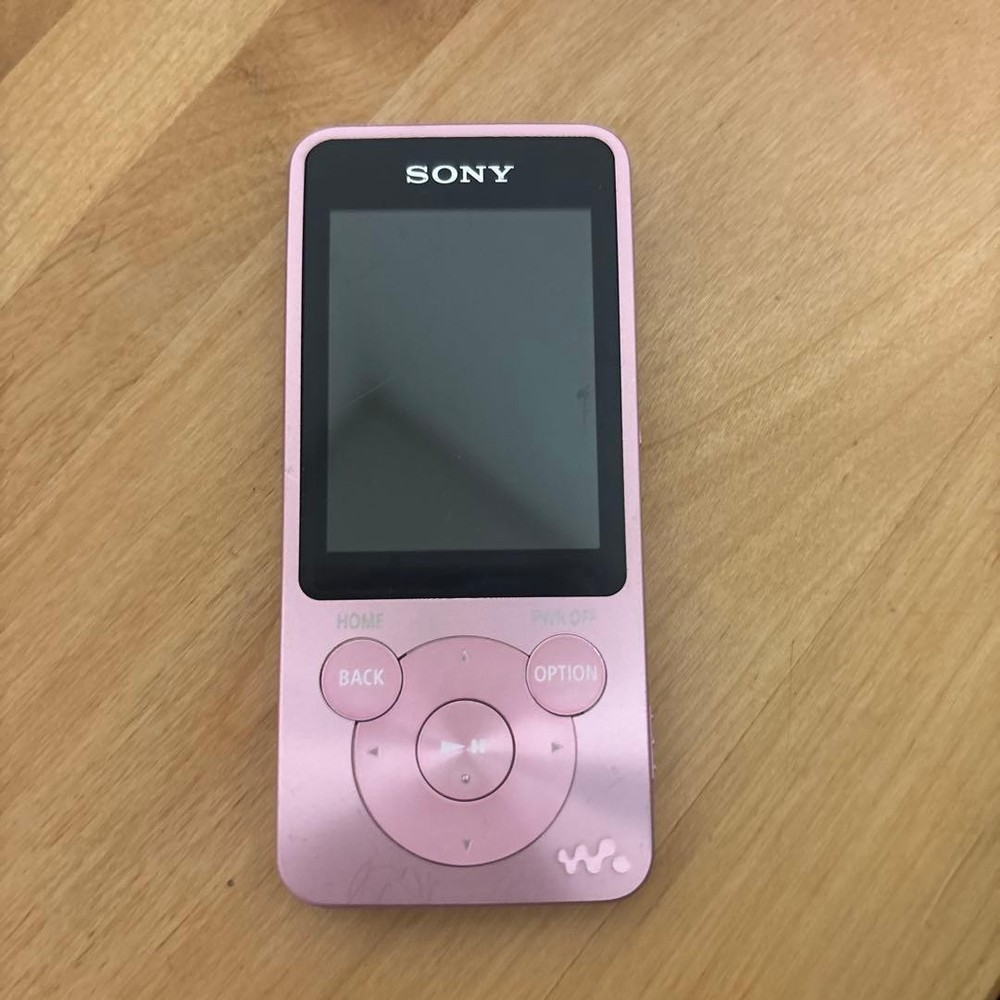 Sony Walkman Disney Rapunzel Design