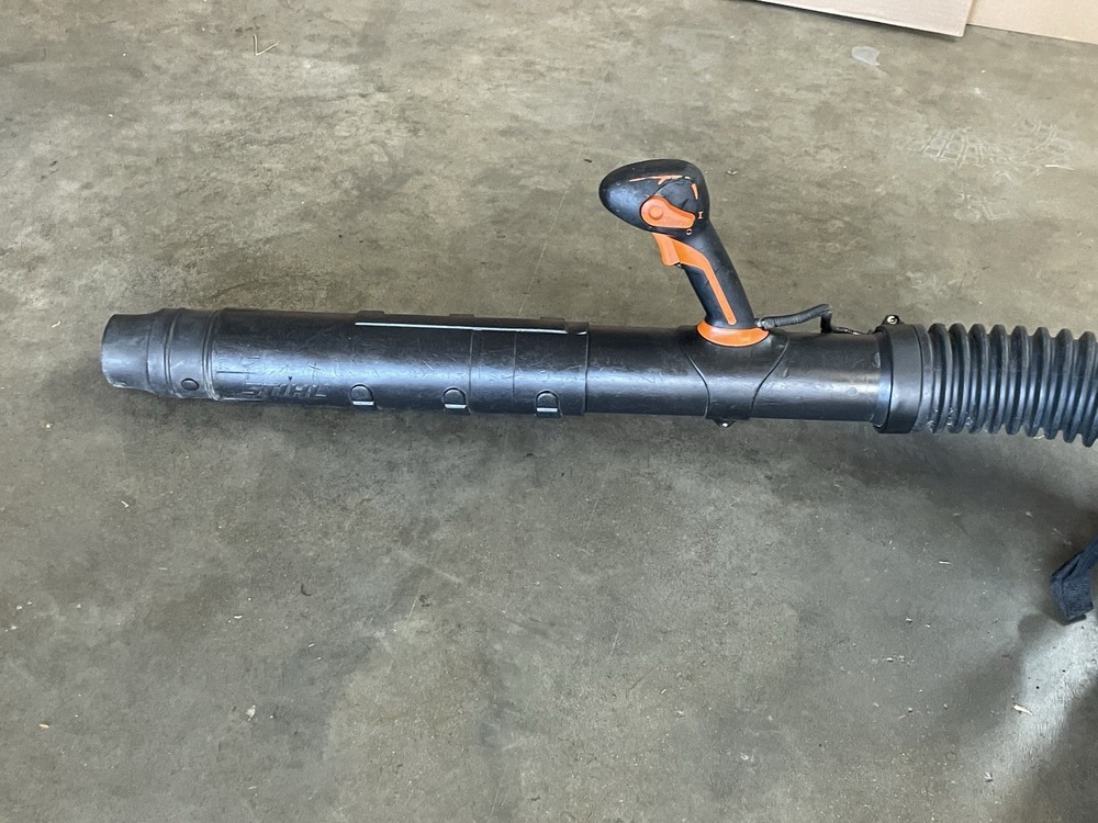 STIHL BR600 Backpack Leaf Blower -STARTS UP & RUNS- 65cc Unit READ NOTES🍃