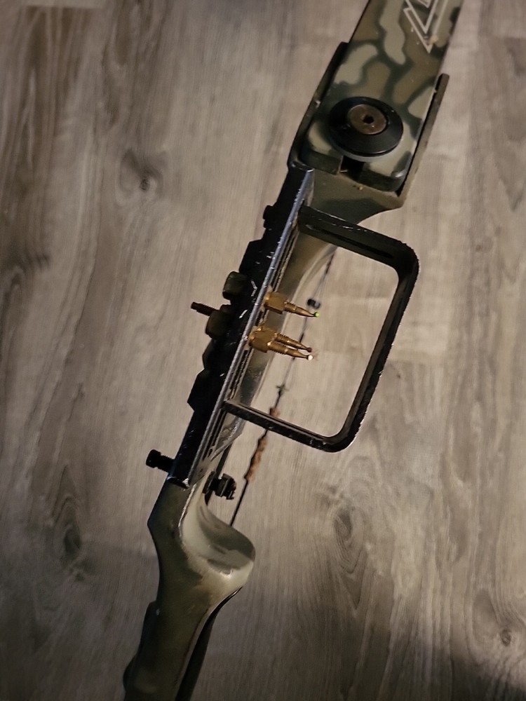 Beartooth Hunter Alpine Series Compound Bow