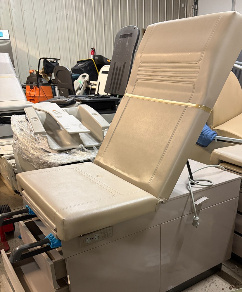 Ritter 104 exam table-light is not included.