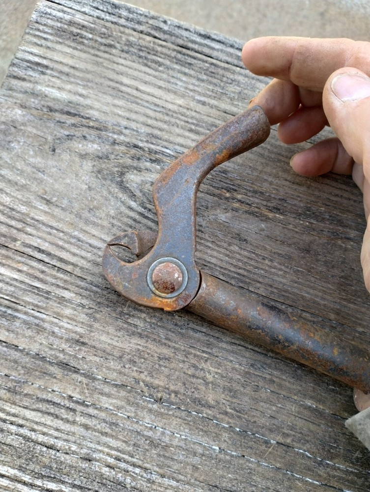 Bridgeport Hardware Jumbo 1905 Cast Iron Nail Puller