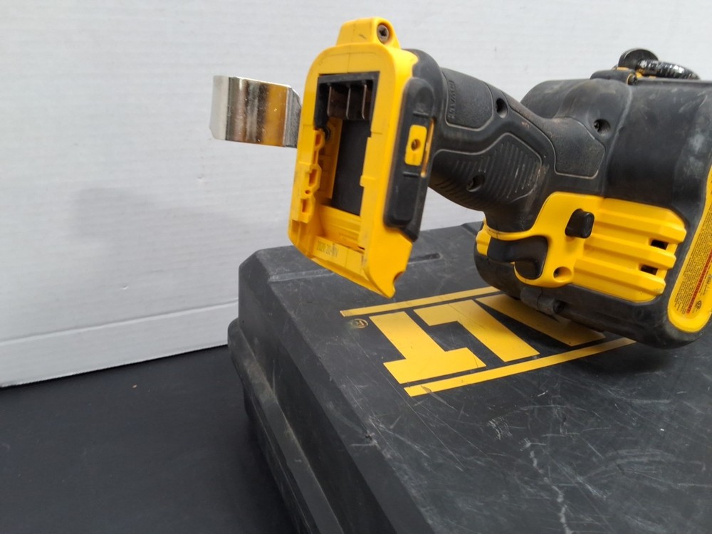DEWALT DCE150 20V MAX Cordless Cable Cutting Tool [TOOL-ONLY]