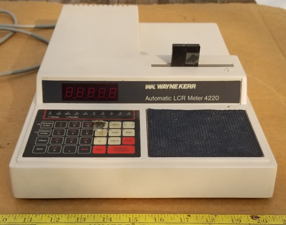 Wayne Kerr 4220 LCR Meter Automatic Digital