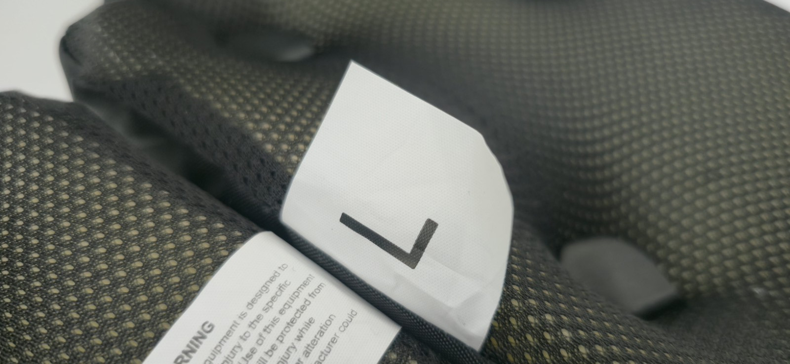 Champro Youth Scorpion Football Shoulder Pads Size Large 100-130 Lbs 30-32”