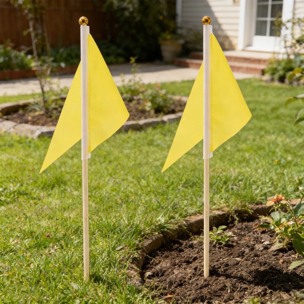 16pcs Triangular Marking Flags, Lawn Marker Flags High Visibility for Lawn and