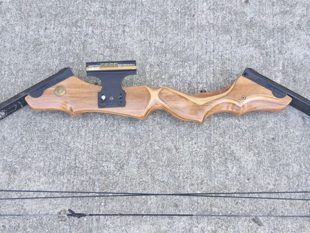 Archery Compound Bow Bear Kodiak Magnum Amo Compound String Length 37” RH