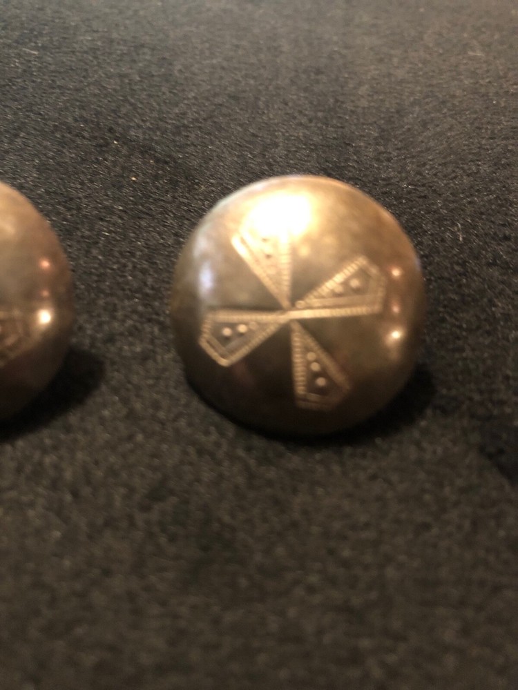 Earrings. Vintage Silver Screw on.