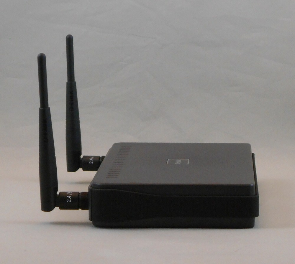 D-Link DIR-628 RangeBooster 10-100 Wireless N Dual Band Router