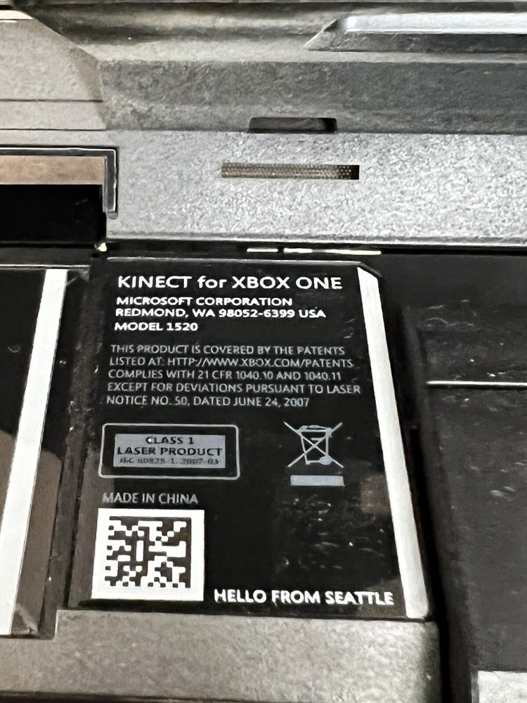 Microsoft Xbox One Kinect Black Model 1520 Motion Sensor Bar Camera W/ TV Mount