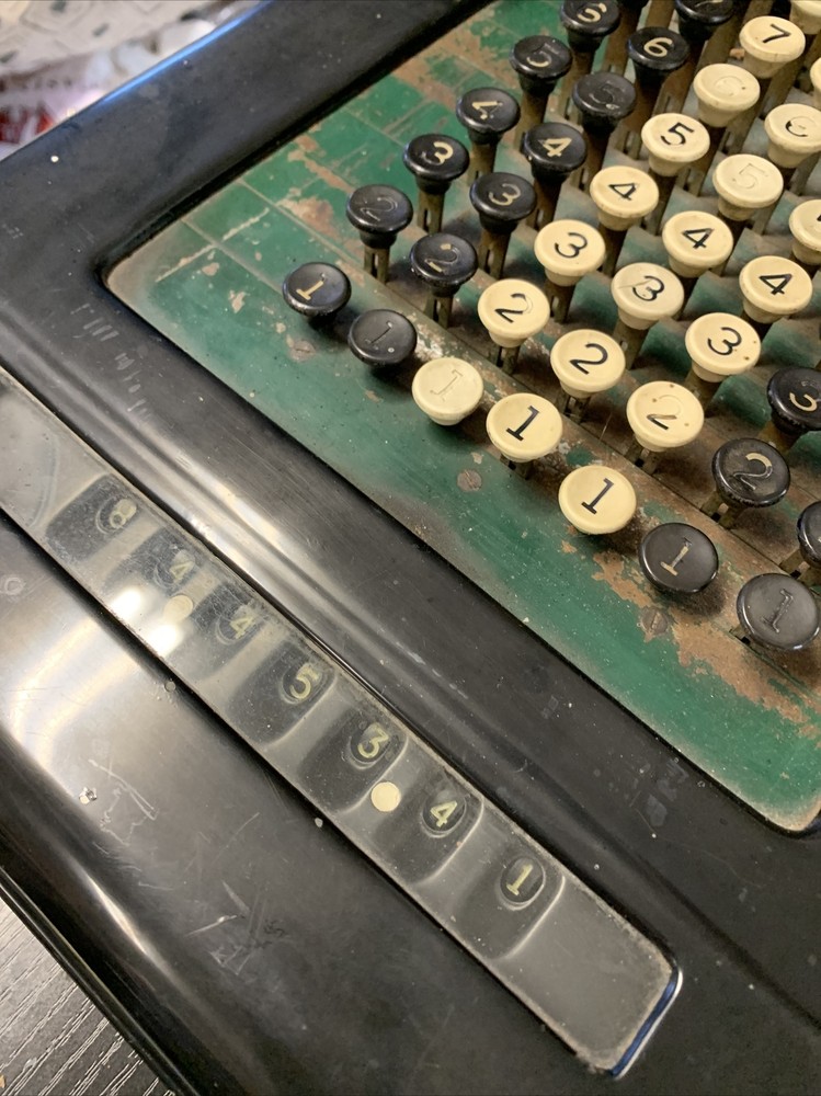 Vintage Burroughs mechanical Adding machine number 3-640453