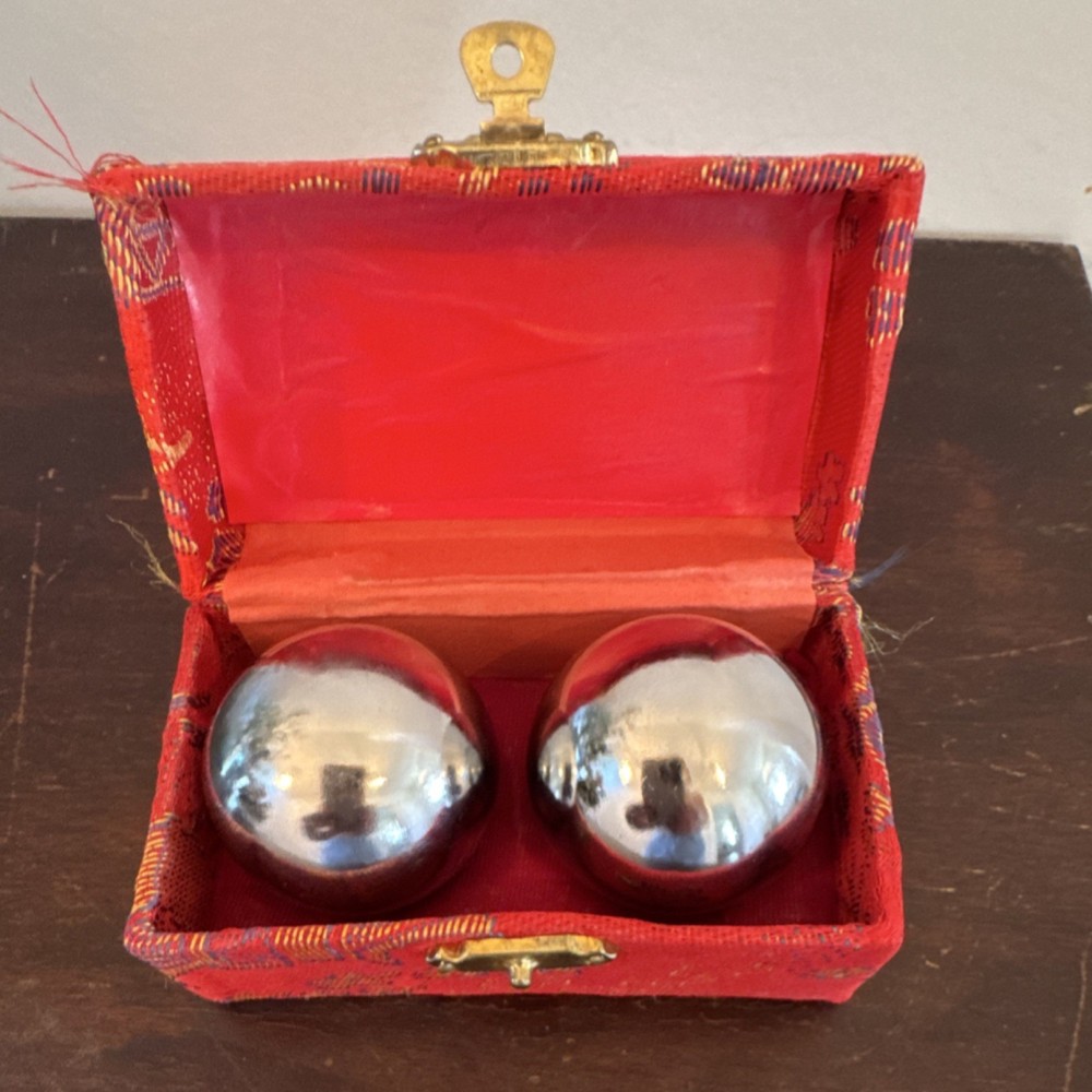 Metal Silver Baoding Balls Hand Exercise Set with Decorative Box, BAL010