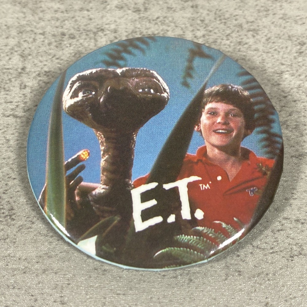 Vintage 1982 E.T.  ET The Extra Terrestrial Pin Pinback Button 2.25"