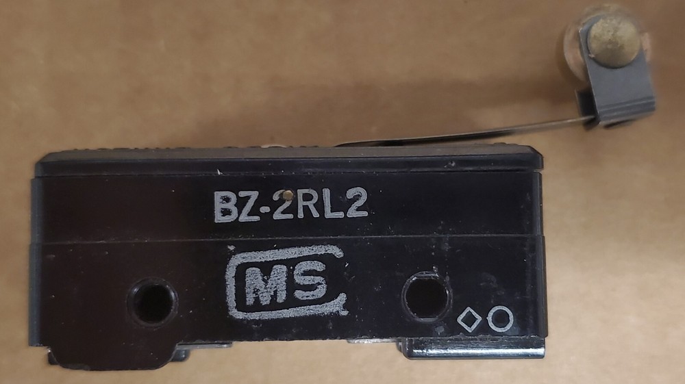 NEW OPEN BOX MICRO SWITCH, BZ-2RL2 ROLLER LEVER LIMIT SWITCH
