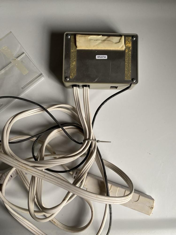 Helix DBS-1000 Reptile Thermostat Controller outlet control system