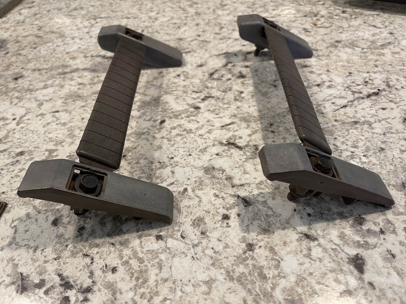 88-91 GM C/K 1500 Door Pull Strap Handle Set Tan Brown Nice!