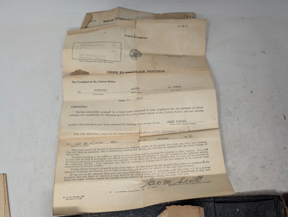 WWII US Navy Honorable Discharge Leather Folder w/ Original Documents (231)